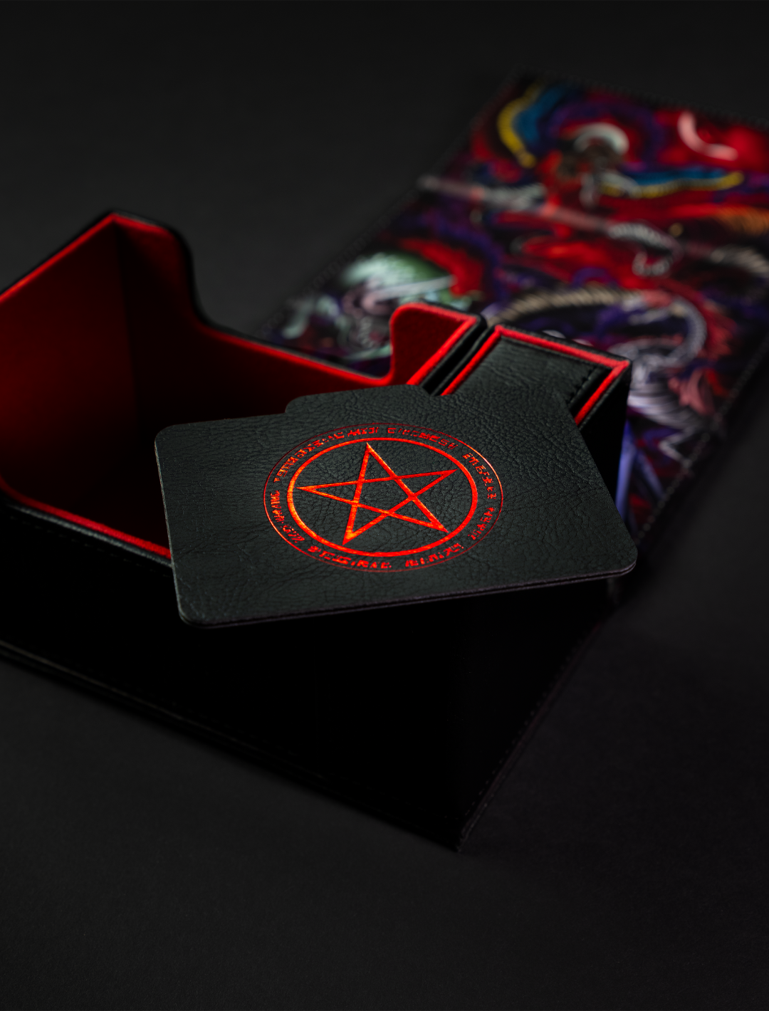 Five Dark Elders Deckbox - sleevechief