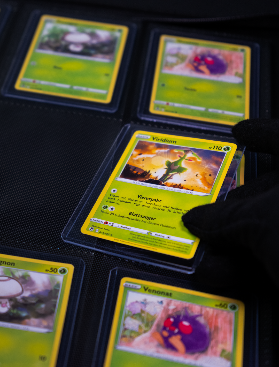 Gen 3 Leafblade - Toploader Trading Card Binder - sleevechief