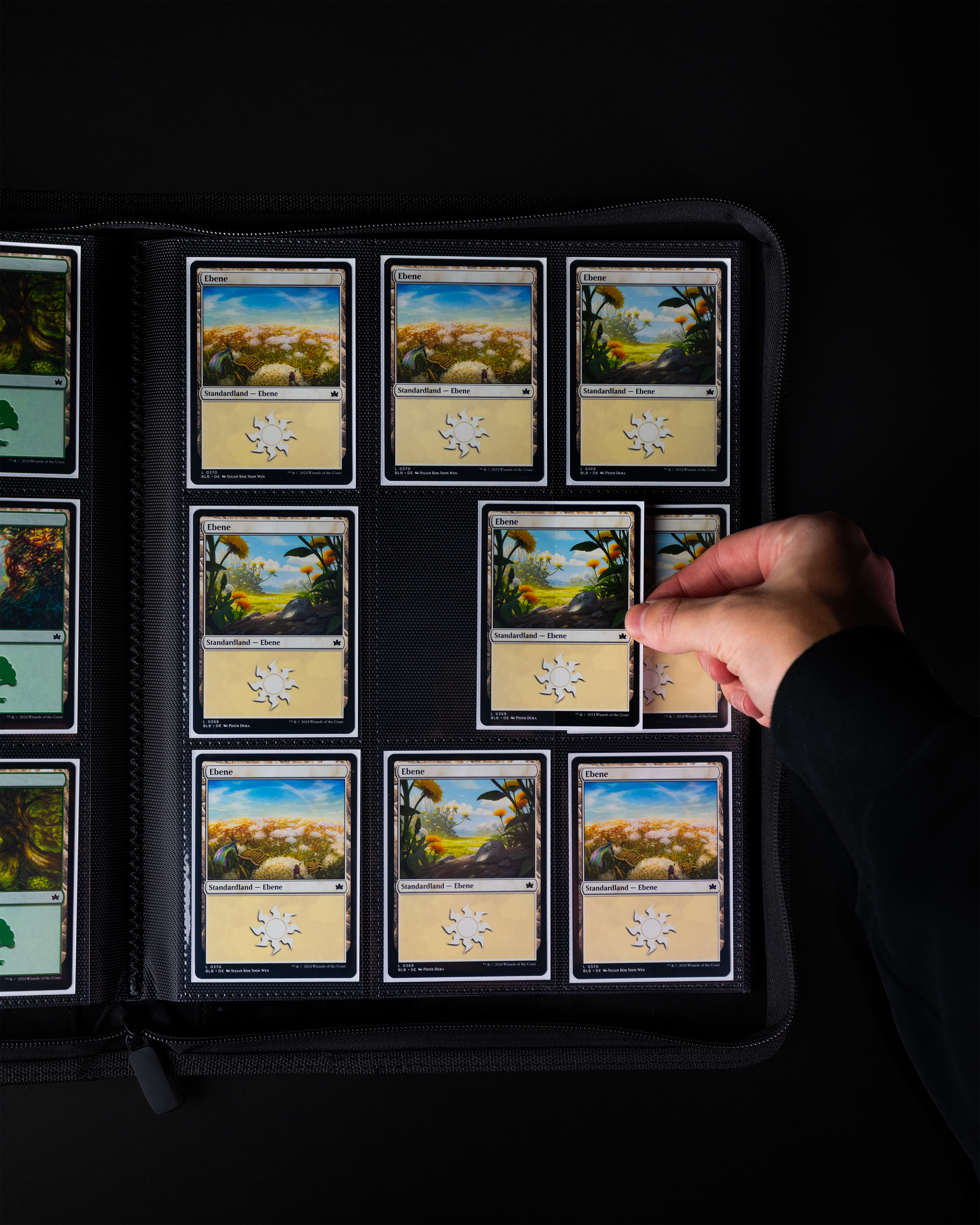 magic the gathering card binder Magic: The Gathering: 9 Pocket Pro Binder - Mana 8